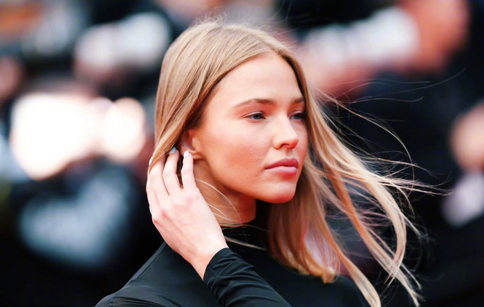 亮相2024的俄罗斯模特萨莎·露丝sasha luss,好久不见