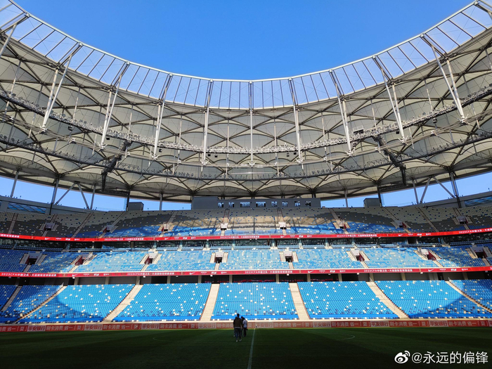 大连梭鱼湾,如此漂亮的专业足球场,明晚不来更待何时!__财经头条