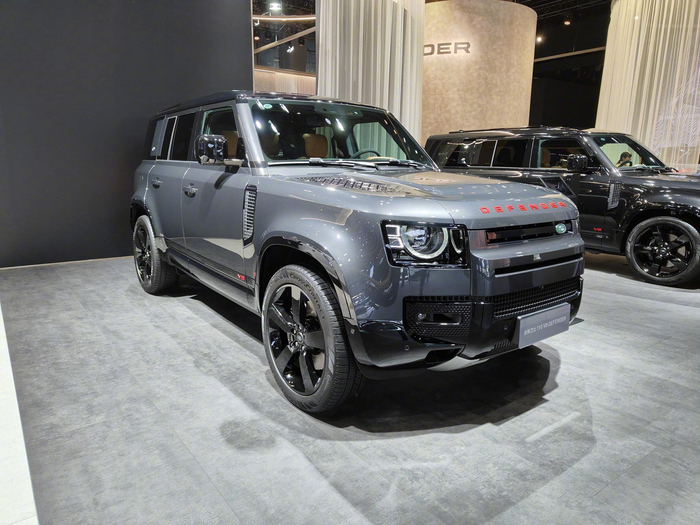 全新路虎卫士v8defender亮相售价为1266万元1716万元