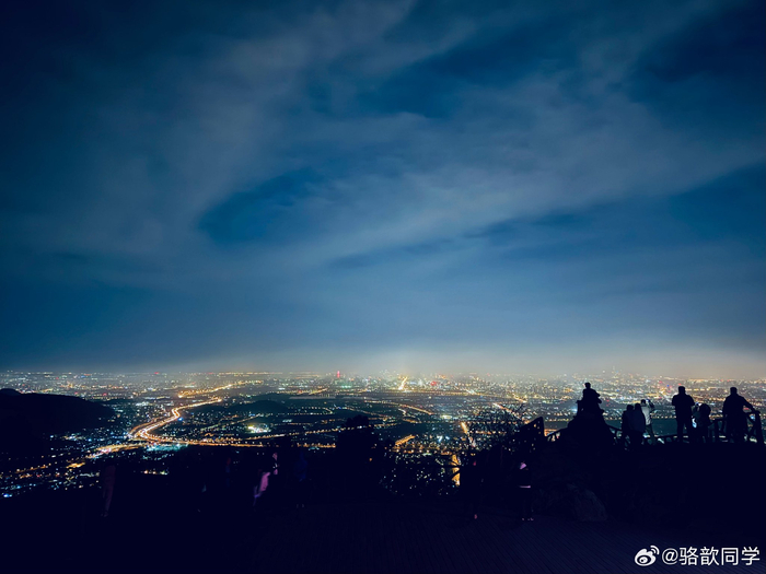 一些鬼笑石夜景