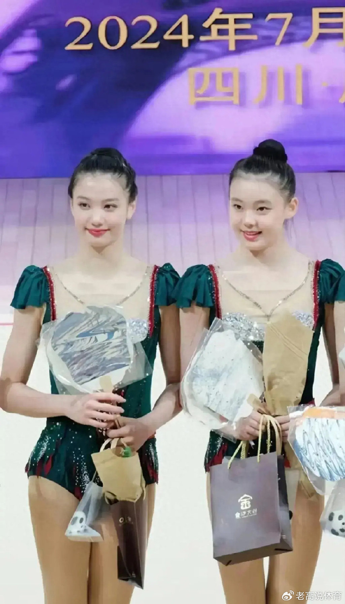 中国艺术体操这两个大美女，气质出类拔萃，网友连声赞叹