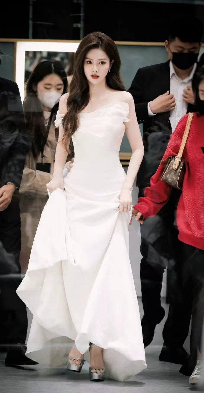 白鹿鞠婧祎婚纱造型真的是仙气飘飘都是仙女呀爱了爱了