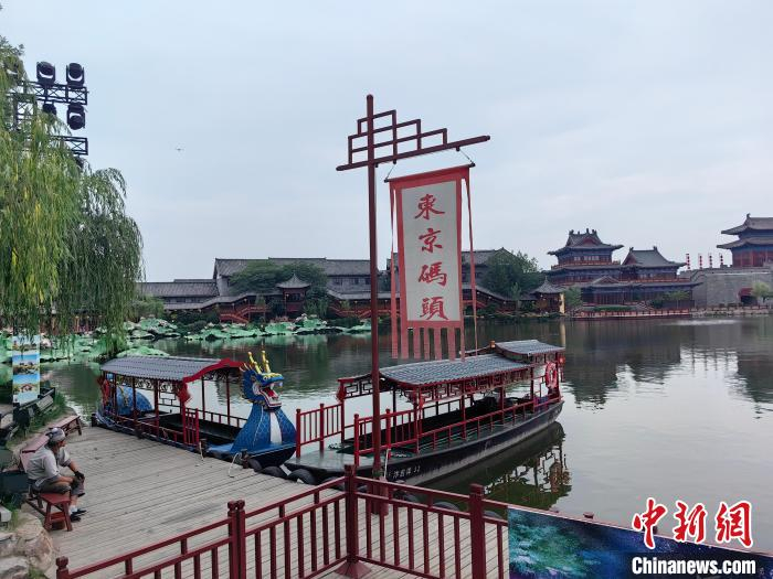 探访开封清明上河园 感受画中的"北宋市井"
