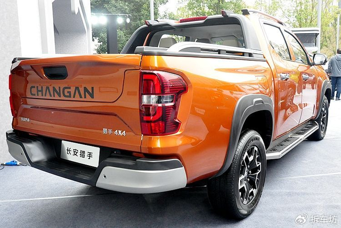 全球首款增程皮卡上市长安猎手指导价1399万元起