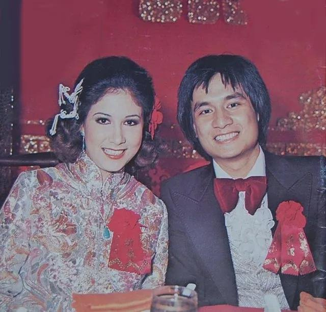 这位姑娘好像就是香港已故武打影星傅声和甄妮的女儿甄家平