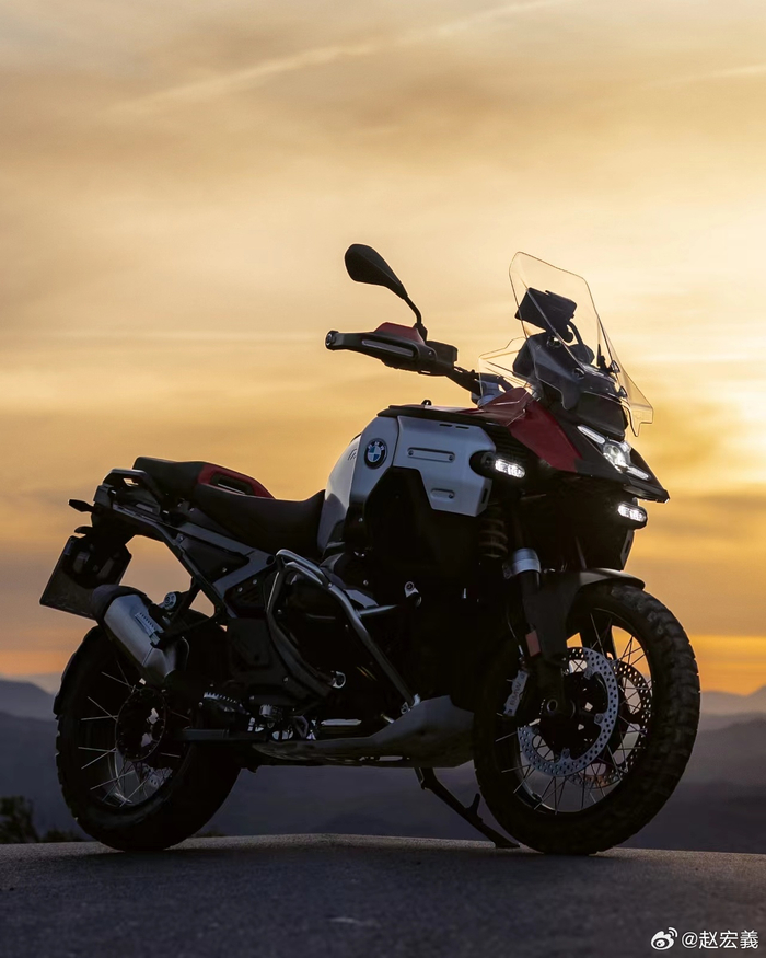 全新bmw gs adv来了,这造型是不是又是先苦后甜的节奏