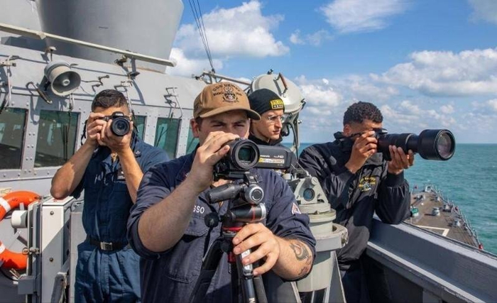 37架无人机凌晨突袭红海上空爆发激战胡塞武装围猎美英法舰队