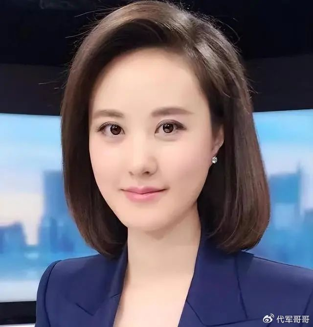她曾是重庆最美的高考状元，如今当上央视主持人，42岁依然单身|央视|秦方|主持人_新浪新闻