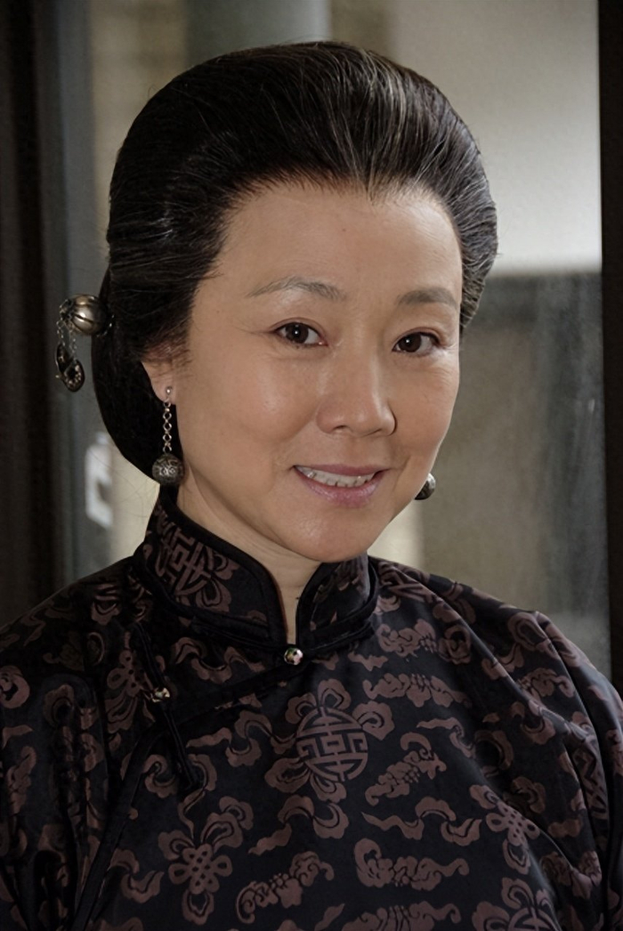 从饰演公厕中年大妈开始,一路滚打摸爬熬成国家一级演员|康群智|大妈