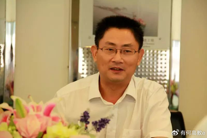 现任中交集团战略发展研究院院长,历任中交四航院党委书记,董事长 
