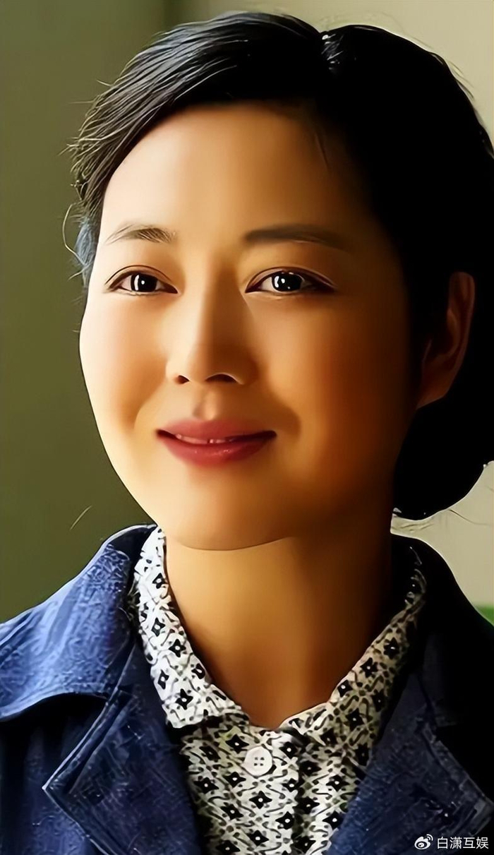 王茜华与周京离婚多年,她嫁导演冒险产子,他娶小6岁优雅妻子