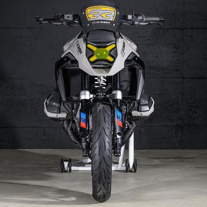 美图赏析丨改造后的大水鸟r1300gs宝马中的战斗机