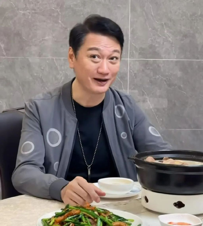 60岁陶大宇内地走穴被批耍大牌黑脸大声驱赶路人出场费仍很高