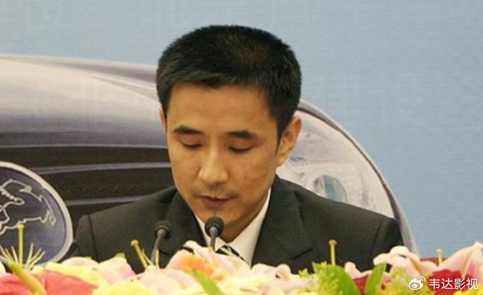 王永红:公司破产欠800亿,套61亿携女明星出逃,亲爹去世都不回