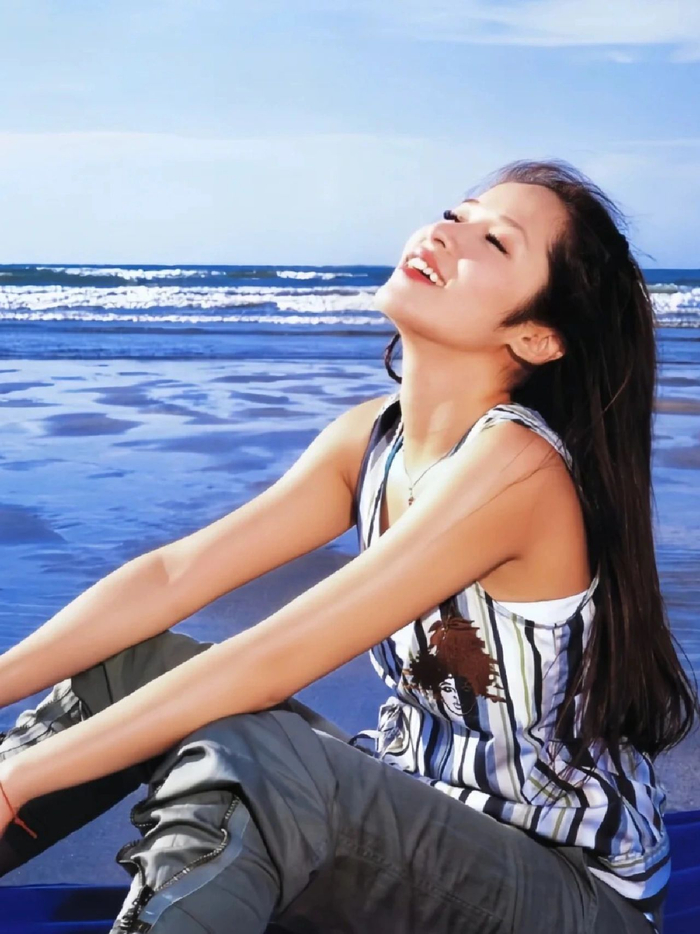 考古千禧年间的elva萧亚轩时髦洋气又自信洒脱