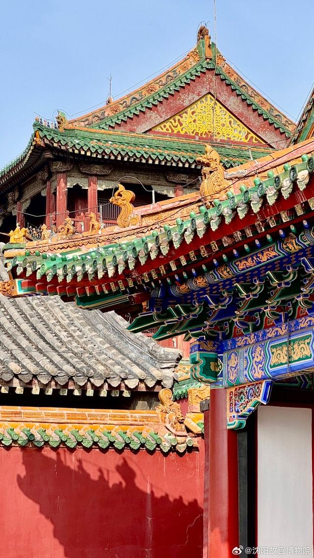 檐角的蹲兽，大殿的龙吻，骑凤的仙人，它们守护了十四万陆千多个日夜晨昏