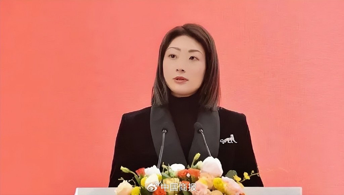 父亲去世后首次公开亮相,宗馥莉提出了她心中未来娃哈哈的样子