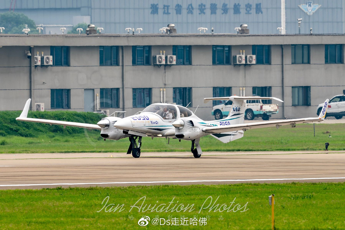 今天杭州萧山机场起飞了一架注册号为n821bz的da42钻石飞机
