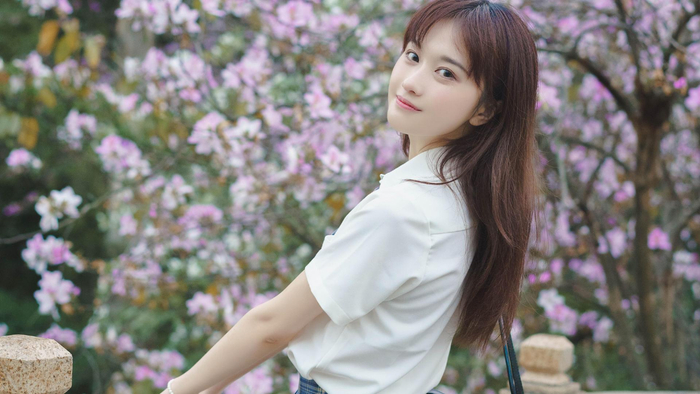 【宽屏高清美女壁纸和背景素材】(86p)