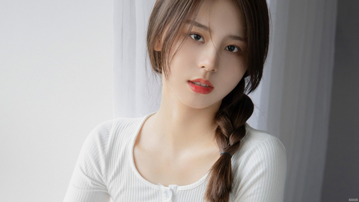 【宽屏高清美女壁纸和背景素材】(86p)