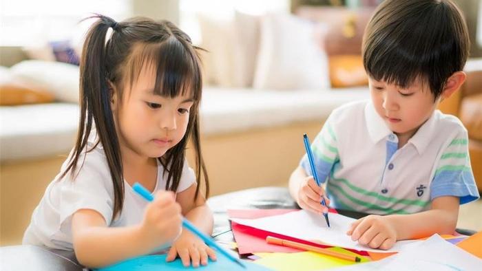 幼儿园孩子不爱表达？并非是他不合群，可能是这些原因