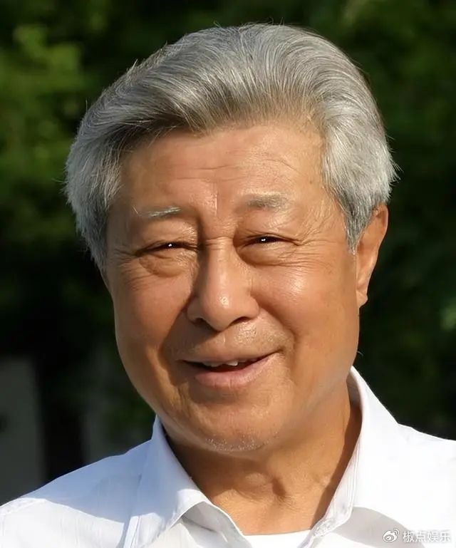 演员王心刚:照顾病妻51年,儿女成亿万富翁,今91岁只想做普通人