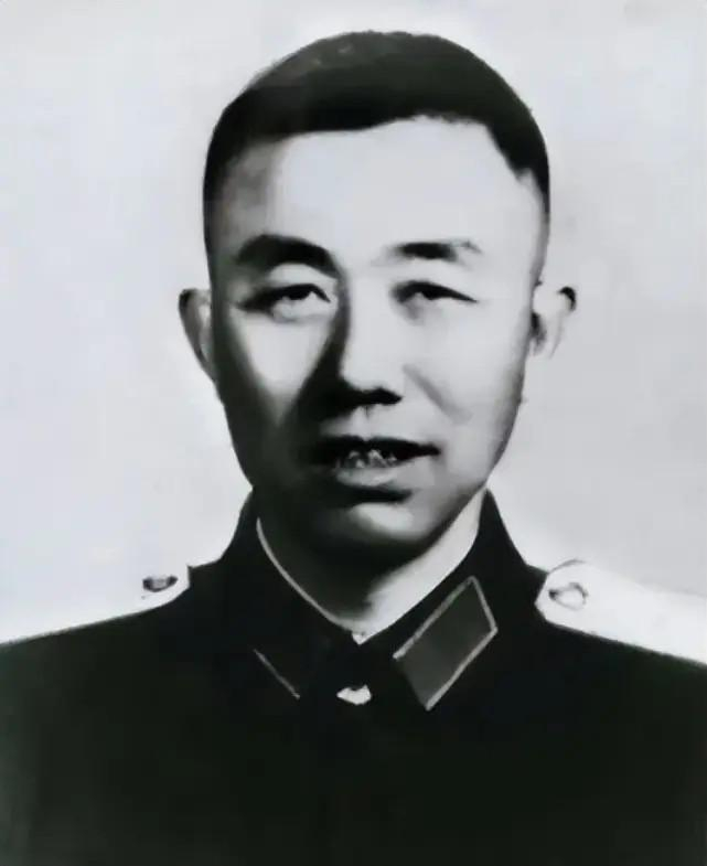 大军区政委怼秘书:你一个秘书,有什么权力,不请示就让人回去?