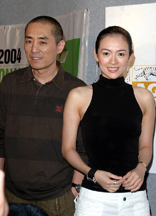 2004年,章子怡与张艺谋导演一起在多伦多电影节宣传电影《十面埋伏》
