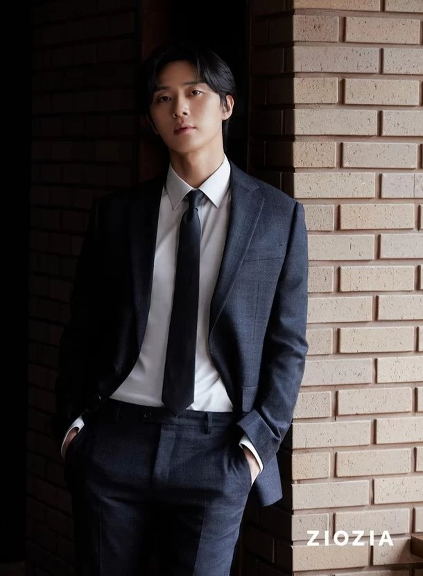 iu送咖啡车应援朴叙俊,为韩剧《京城生物》加油,友谊依然存在|京城