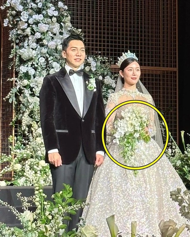 李多寅怀孕了?李昇基李多寅婚礼照引疑惑,姐姐李侑菲有暗示?|李多寅|李侑菲|李昇基_新浪新闻