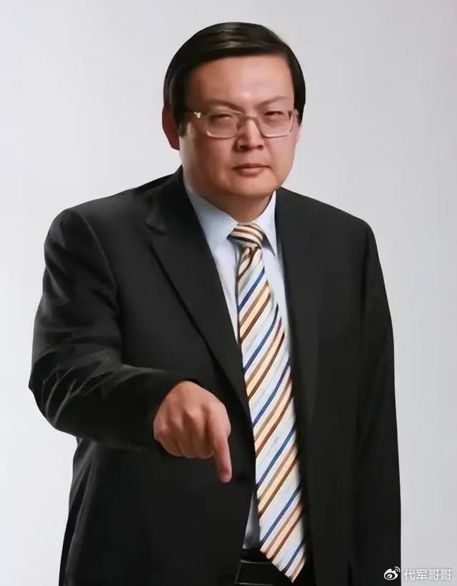 销声匿迹7年的“一代铁嘴”梁宏达,已彻底走上了“不归路”|老梁故事汇|模仿|现场|老梁|节目_新浪新闻