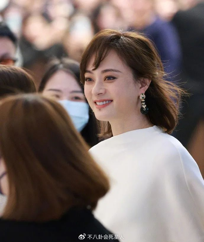 看看她和蒋欣的合照就知道|大美人|孙俪|蒋欣_新浪新闻