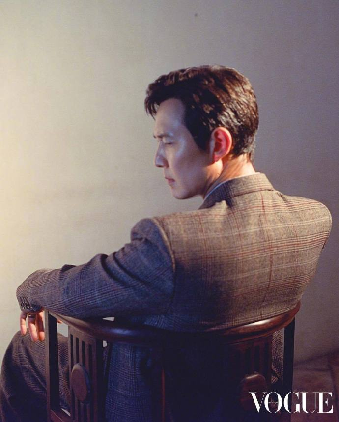 voguehk港版十月刊封面人物韩国演员李政宰登封