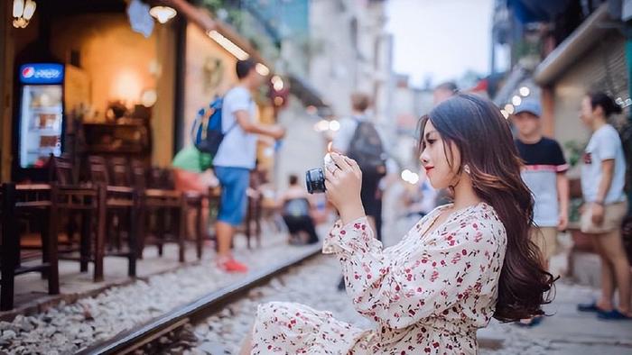 女人如此联系你，潜台词是：我想你了