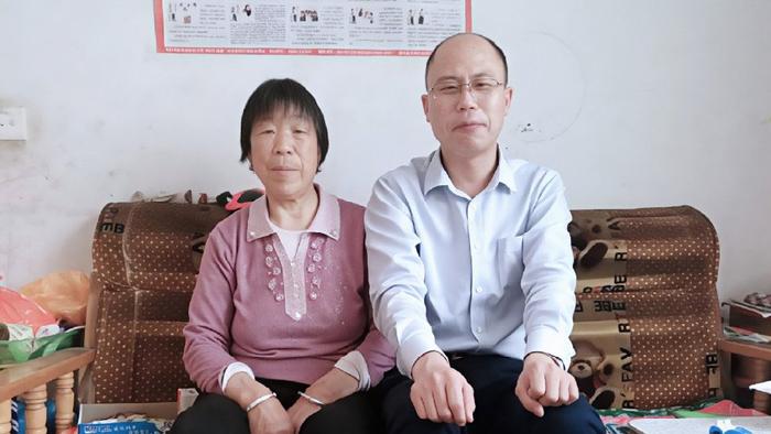邓军强作品：娘在月就在