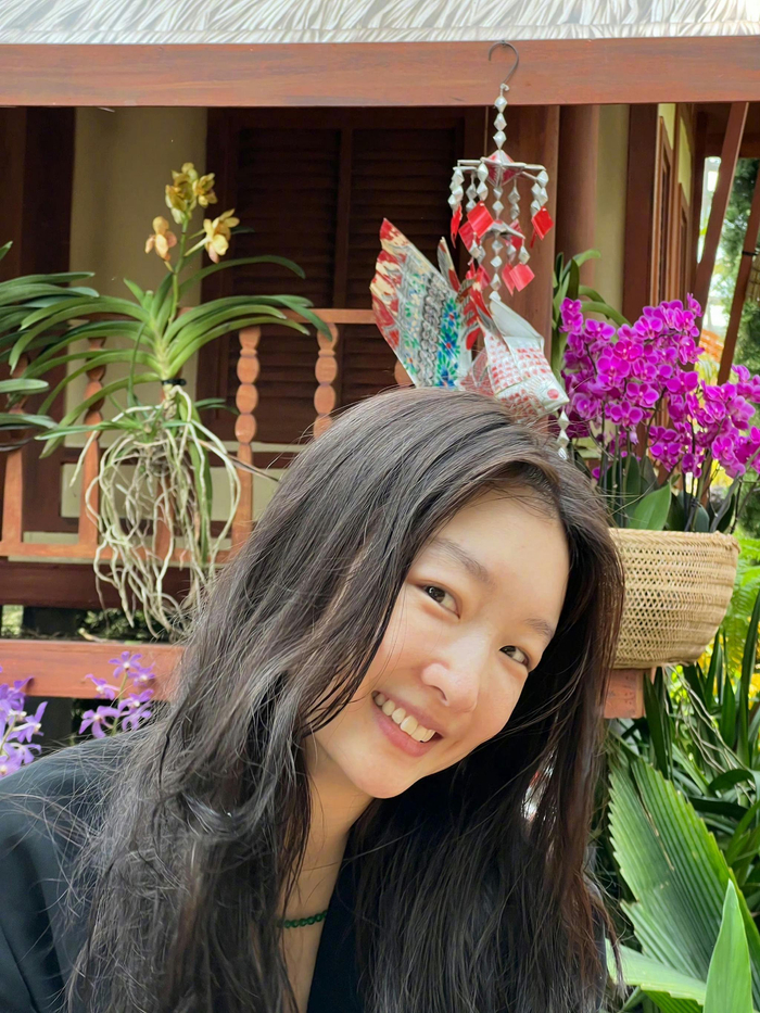 周冬雨@周冬雨 日常照尊嘟好灵动!