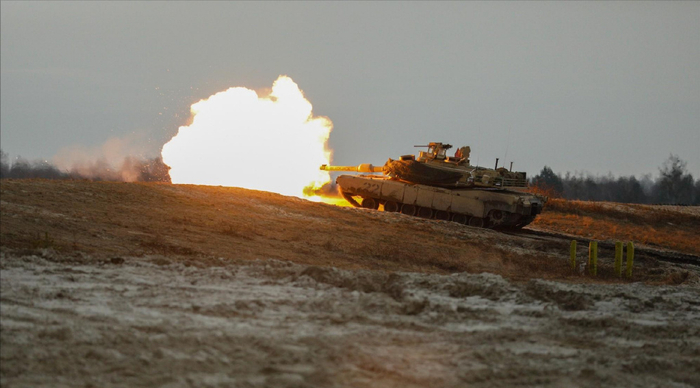 俄军上演霸气一幕发动导弹绝杀