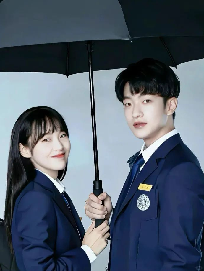 34岁张佳宁恋情曝光,男友是屈楚萧同学,三人上演现实版《燃冬》