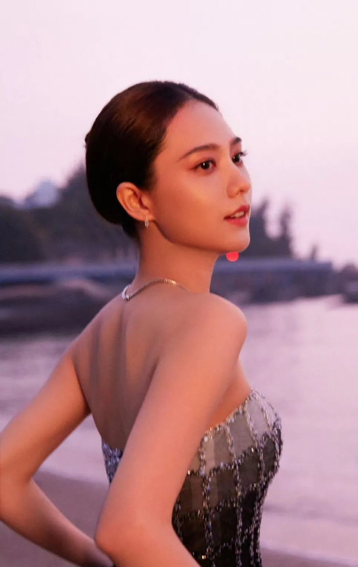 小s出轨白鹿张凌赫分手杨颖被告周冬雨太妹姜珮瑶踩白鹿