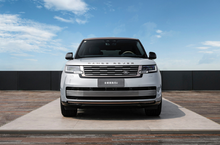 限量版的全地形suv全新揽胜运动sv让越野车也能跑赛道