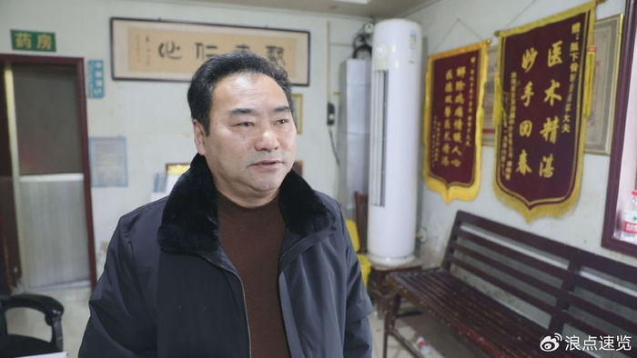 泉阁酒业有限公司总经理陈海征一行来到固城乡海岗村海鑫航,海根旺