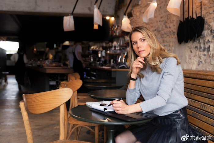 蒂菲恩·奥齐埃 (tiphaine auzière),是一名法国律师,同时也是一位