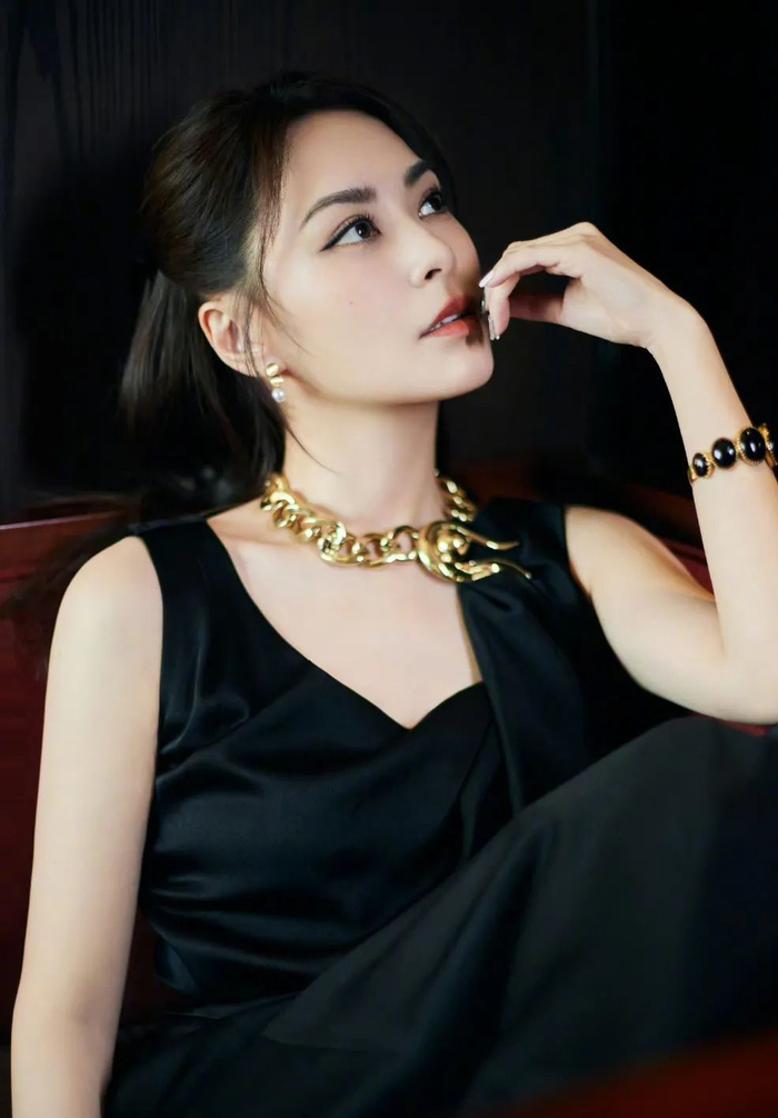 王鸥,阿娇,杨幂,黄晓明,黄景瑜|富二代|辟谣|王鸥_新浪新闻