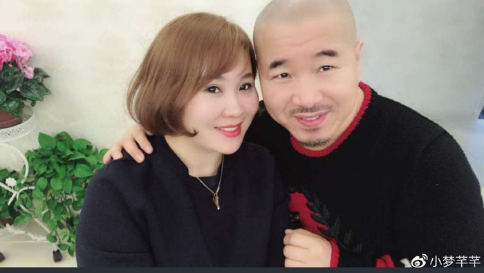 刘能妻子晒全家福,被吐槽不如前妻温美玲好看,本人低情商回应