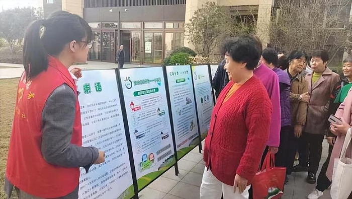普及垃圾分类知识践行绿色低碳生活