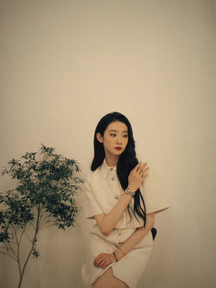 张艺凡最新写真大片释出