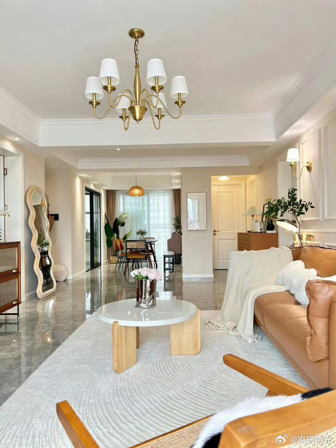 暖色调的装修能够让整个空间更有亲和力