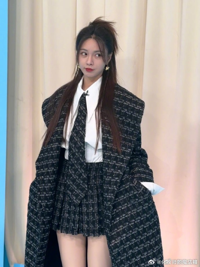 沈梦辰丹宁风穿搭好飒