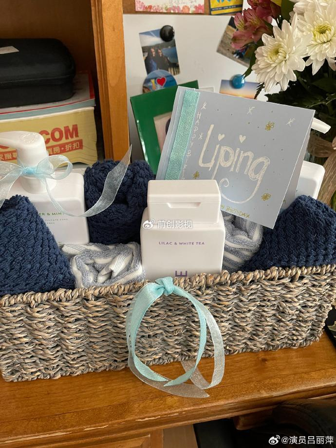 64岁吕丽萍美国豪宅庆生礼物堆满一桌孙海英仍坚持捡垃圾