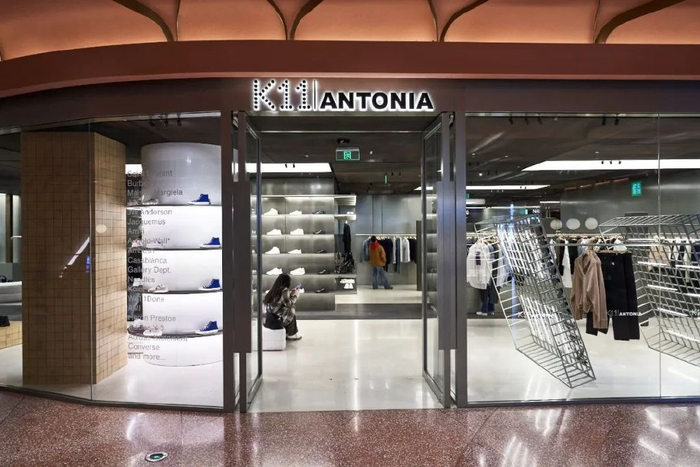 款5-6折记得在《sex and the city》里,主角carrie就痴迷于giuseppe